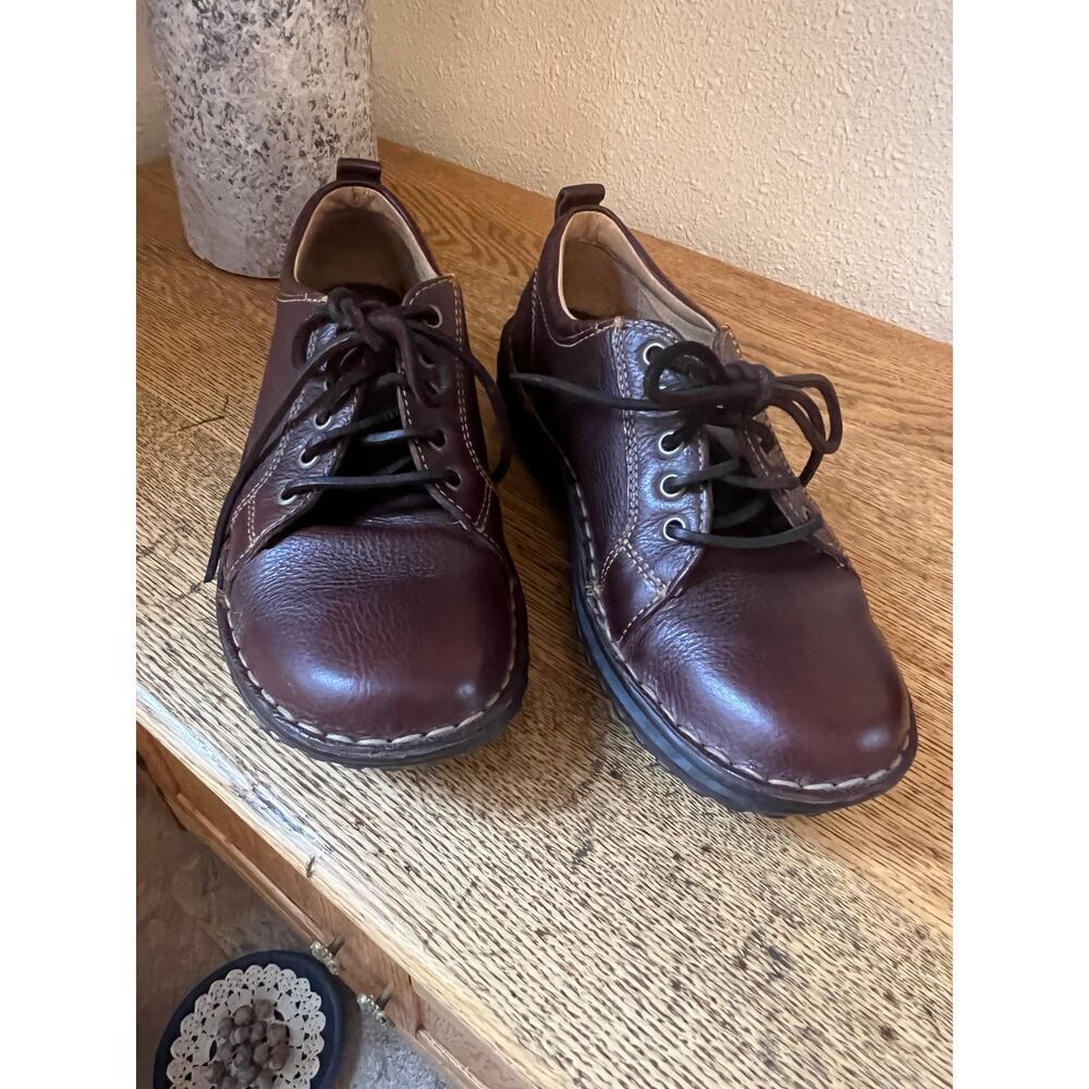 Born comfort casual leather loafer women's size 6 1/2.